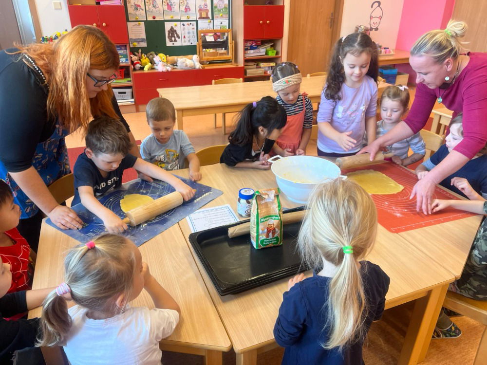 received_327445336585857