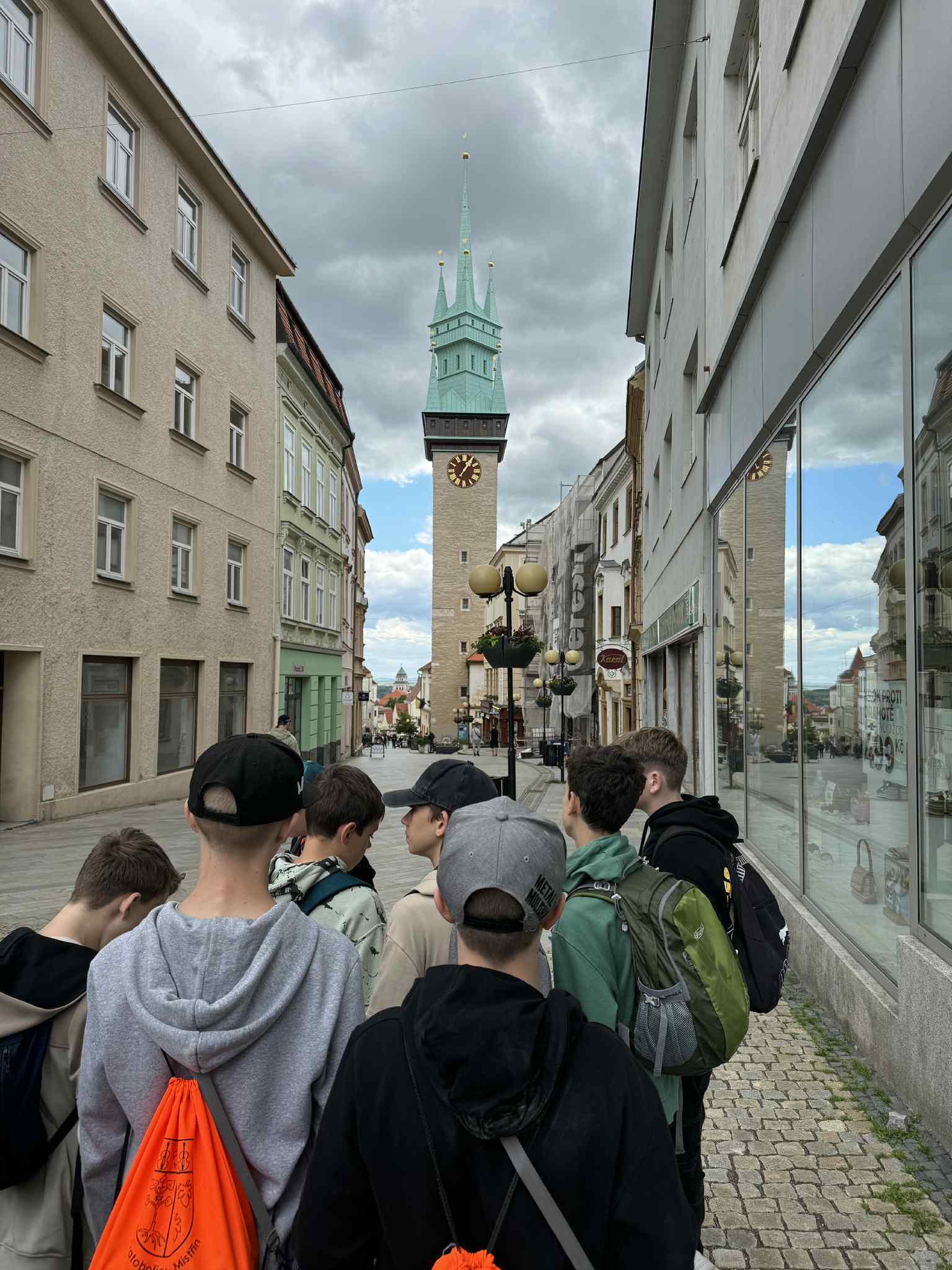 a9ad365d-a567-40e7-93da-b4b6c2ea3573