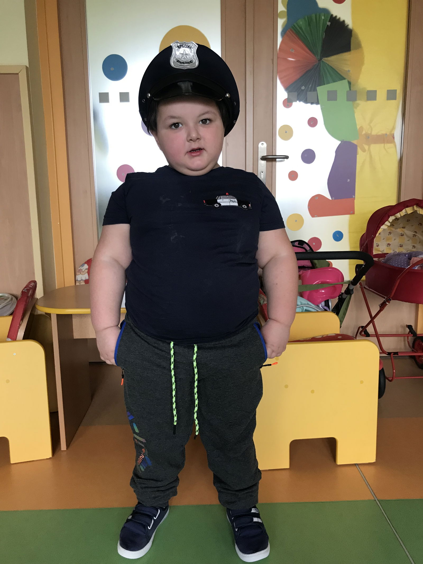 9C4D50EB-3657-4049-8AF7-0BB90781FB5F