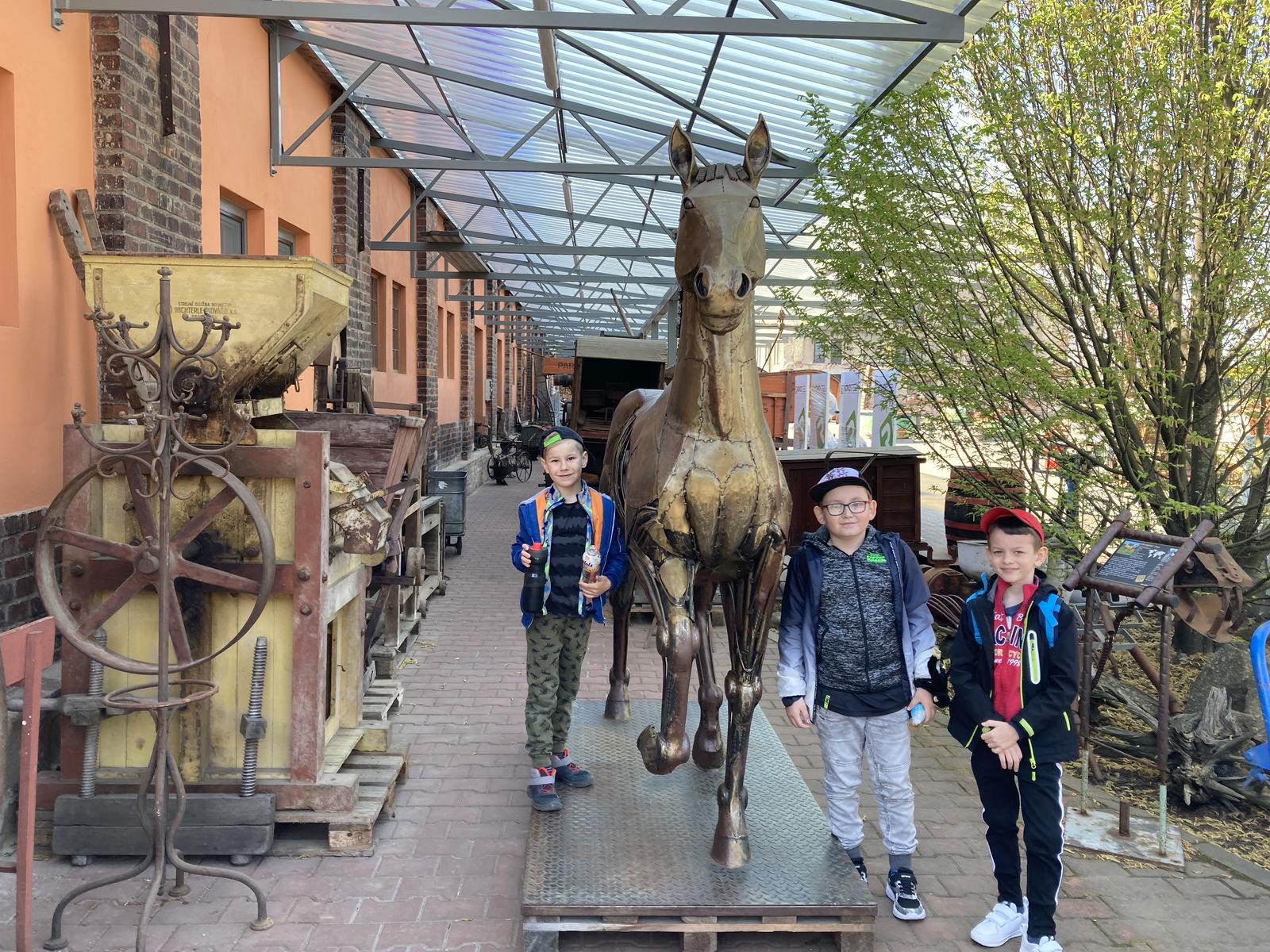 2111C2BA-C923-4C24-810D-7A8A70967407