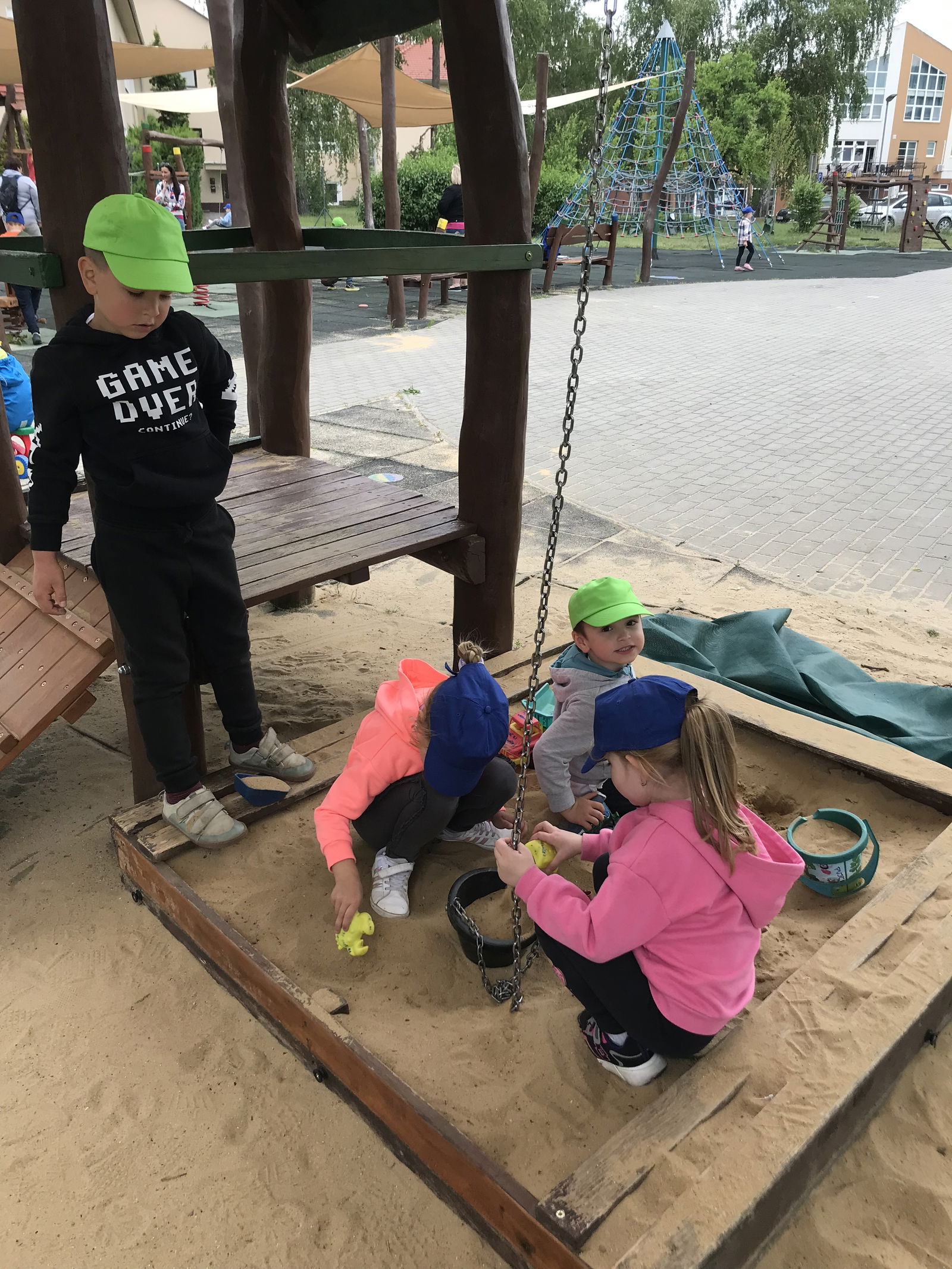 FC766569-3FAC-492A-B878-F26F4CDDF047