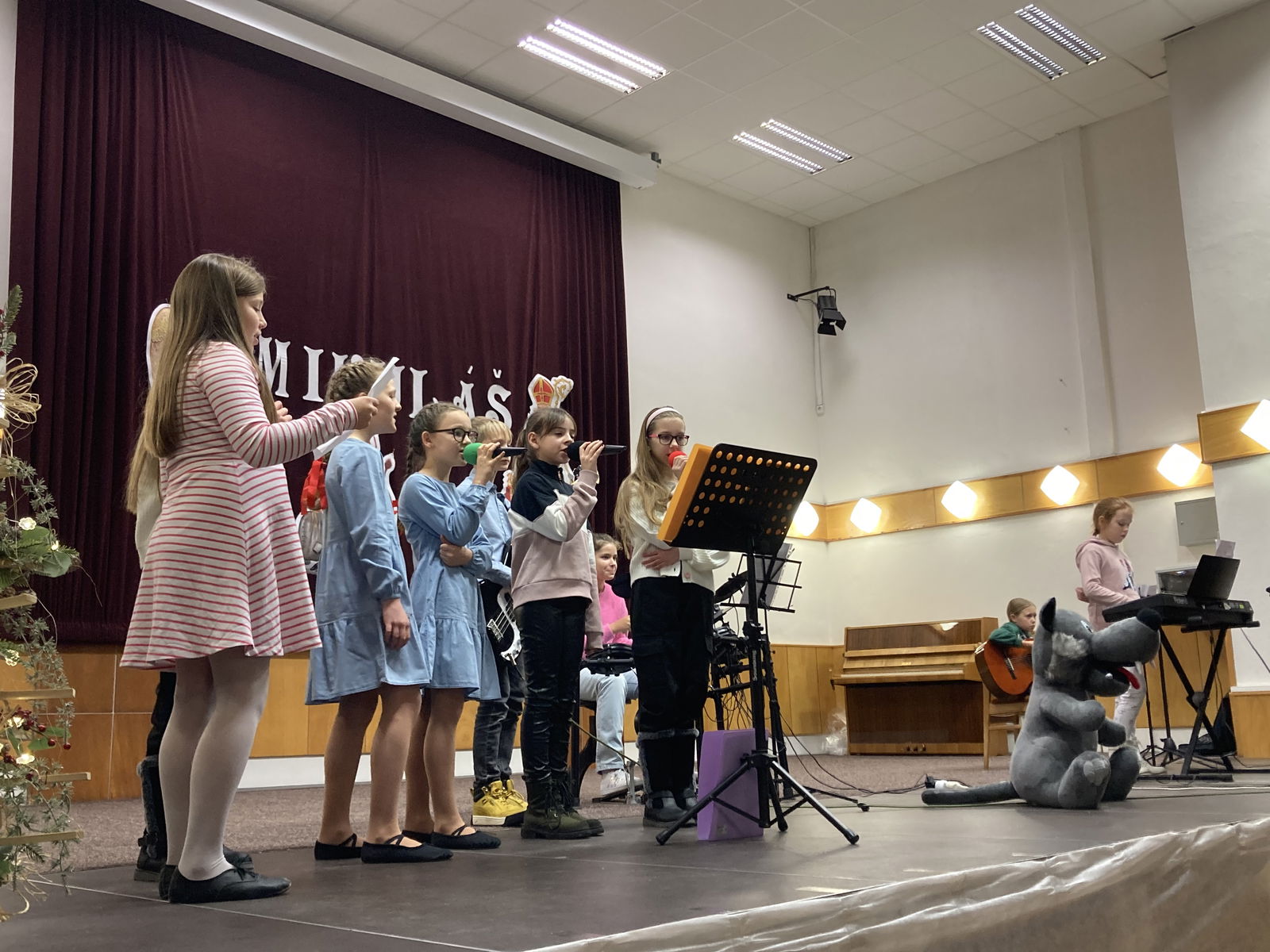 D900BFFA-DA60-4090-939D-E55F55F8304B