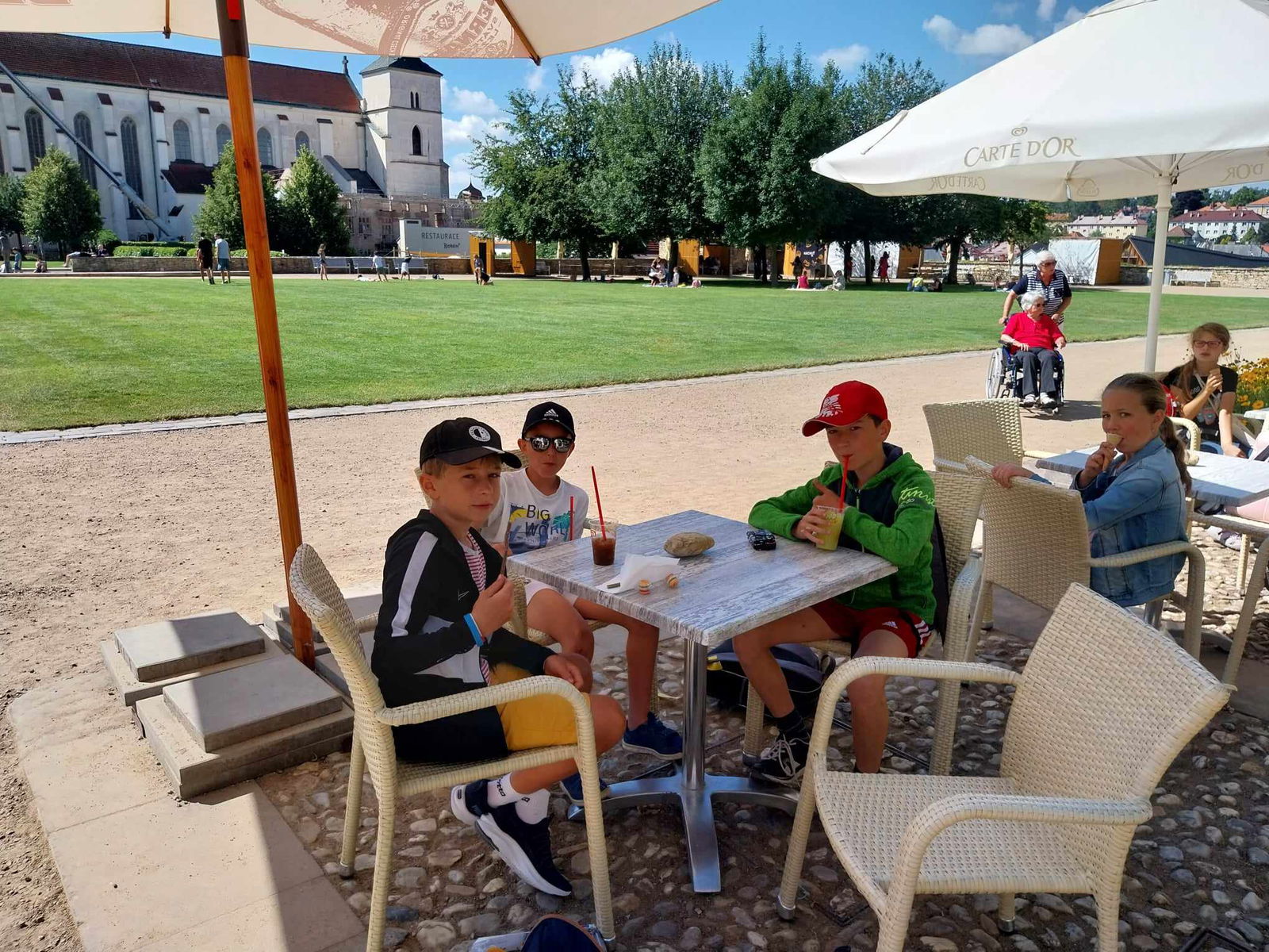 356398924_285154480748183_2845562569606502567_n