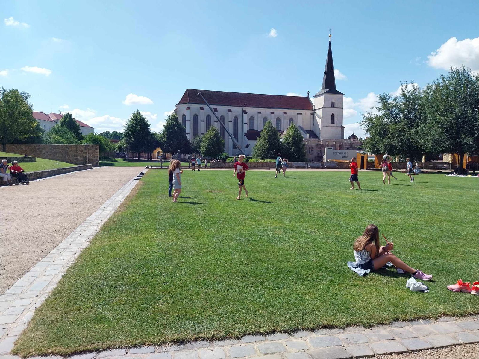 356429795_225380530370442_795001660319176761_n