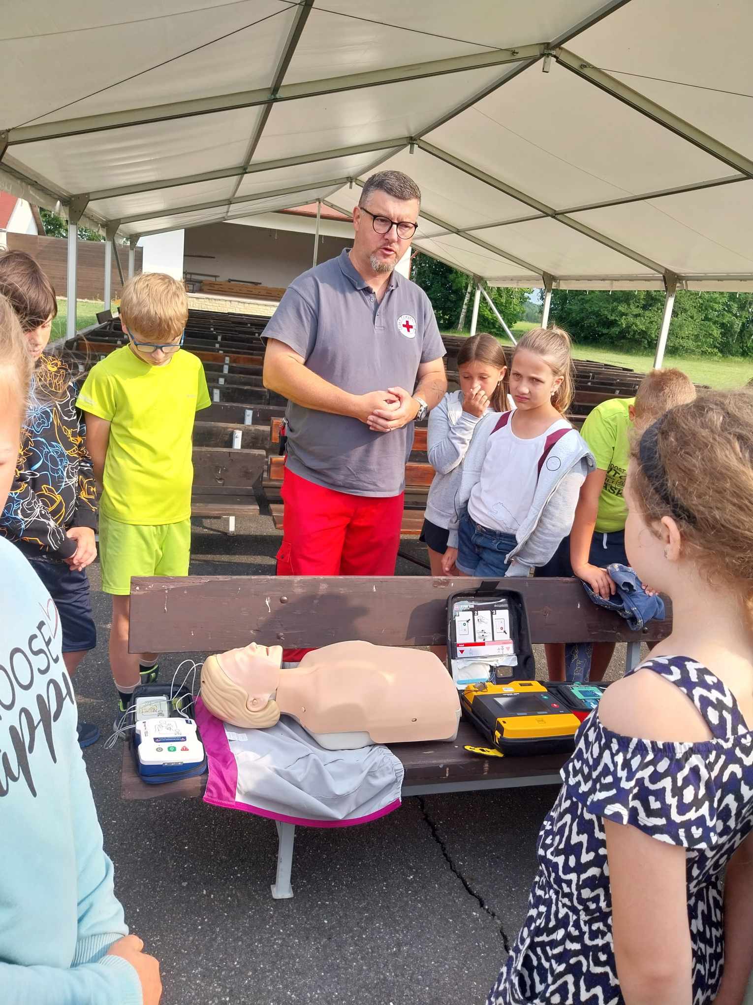 355584498_813170270028178_8006428374596496585_n